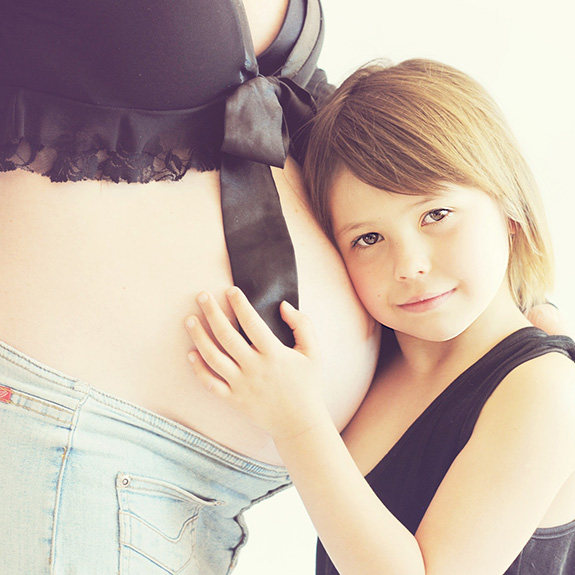 pregnant-pregnancy-mom-child-575